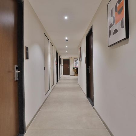 Hotel Elements Surat Bagian luar foto
