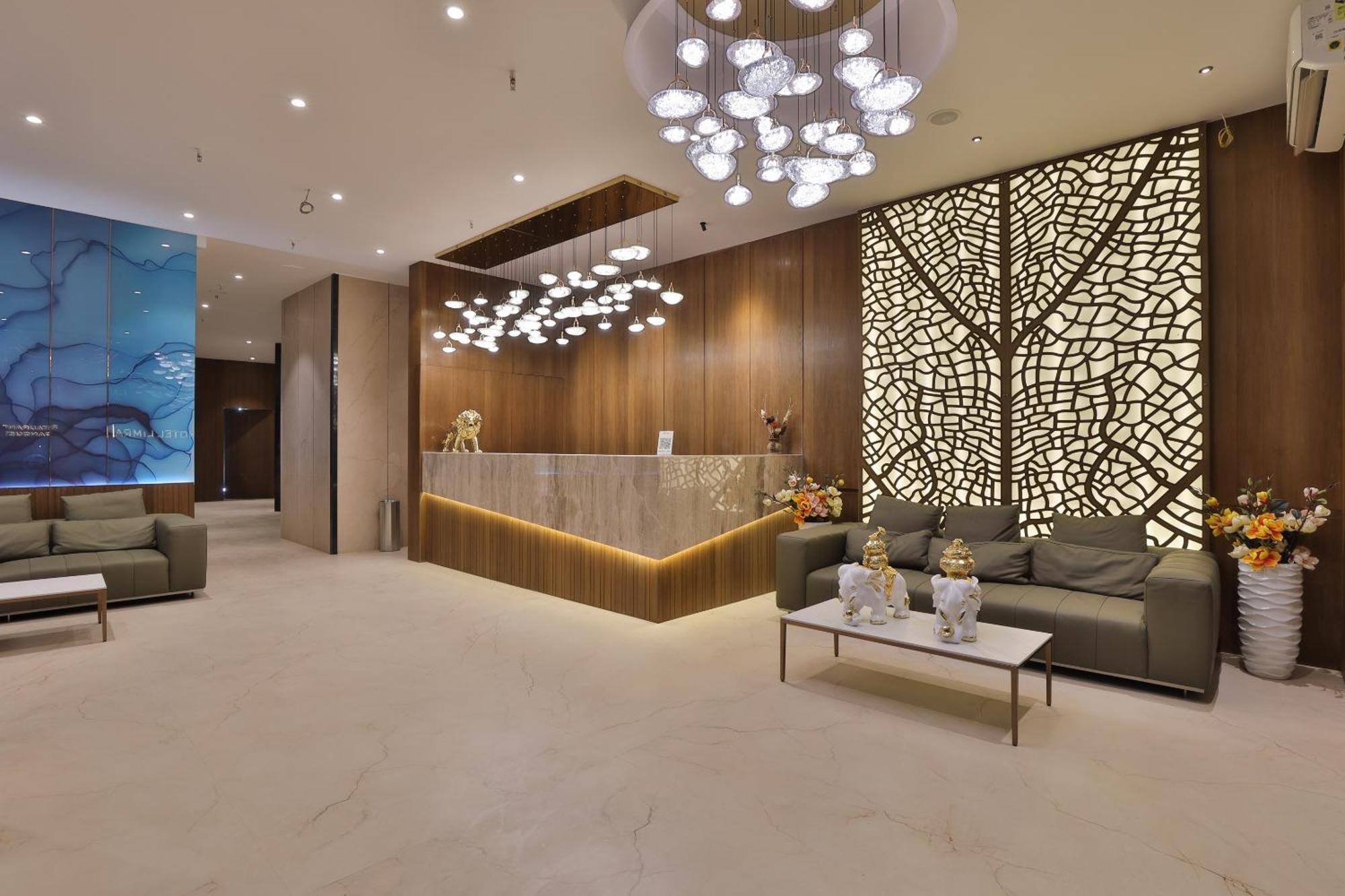Hotel Elements Surat Bagian luar foto